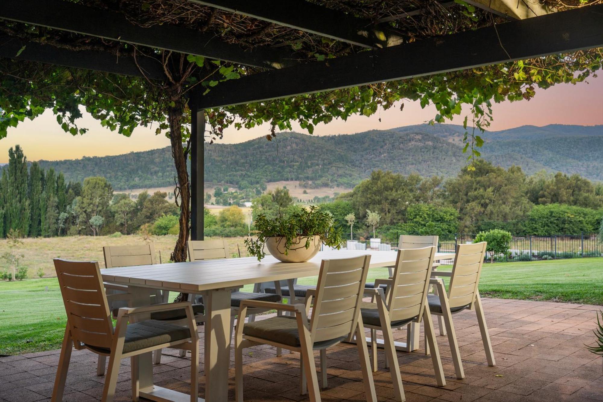 Stay In Mudgee The Grove, The Church, And Premium Private Homestead Exterior photo