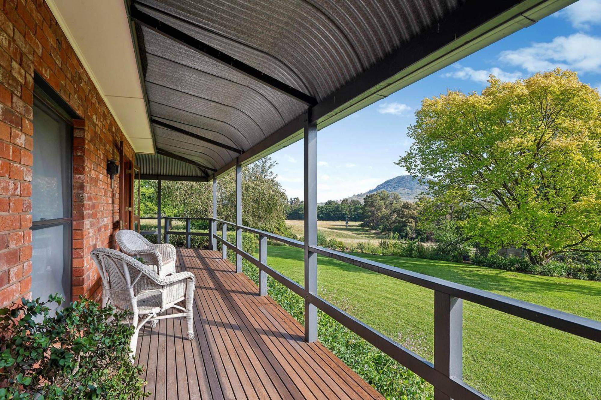 Stay In Mudgee The Grove, The Church, And Premium Private Homestead Exterior photo